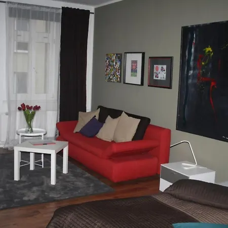 公寓 Gemuetliche In Mit Garten By Interhome *