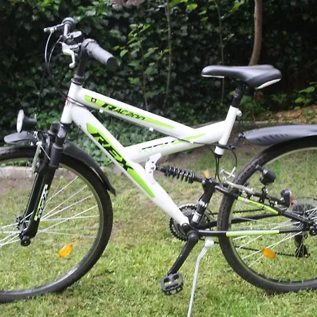 Gemuetliche In Mit Garten By Interhome דירה *