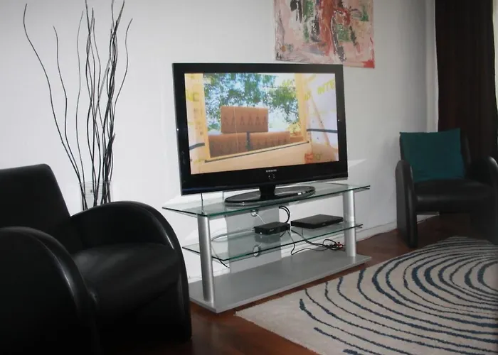 公寓 Gemuetliche In Mit Garten By Interhome