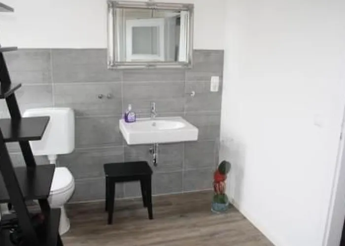 Gemuetliche In Mit Garten By Interhome דירה ורניגרוד